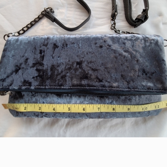 Sole Society Velvet fold over clutch - Picture 5 of 7